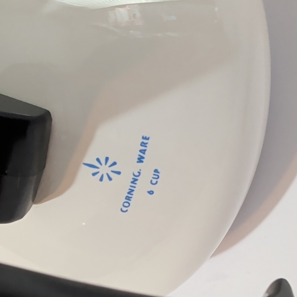 Vintage Corningware White Coffee Tea Pot with Blue Floral Design 6 Cup - Picture 3 of 12